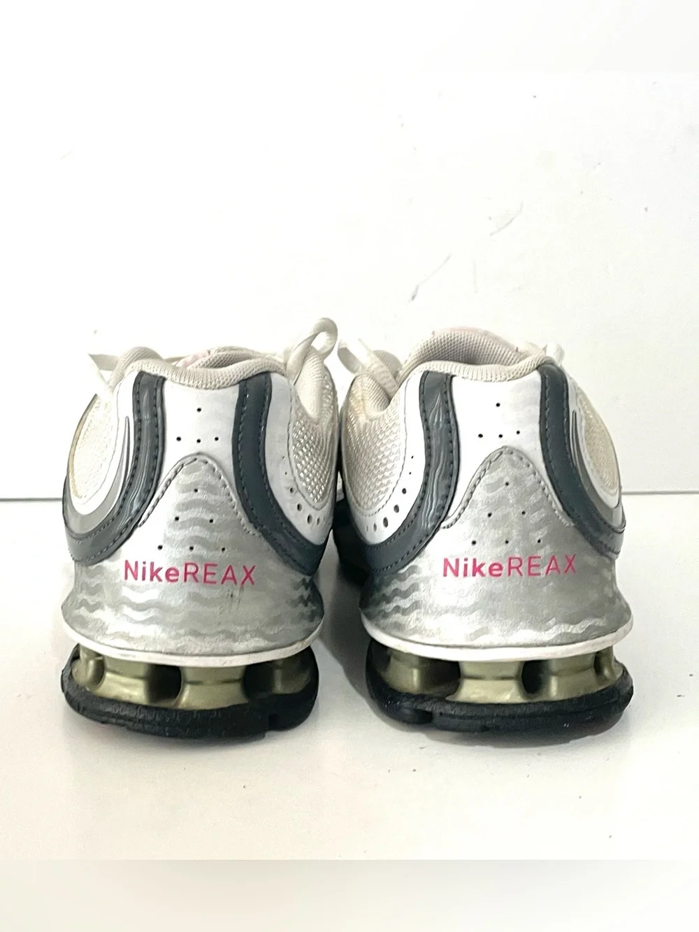 Women’s 6.5 Nike Reax Run 5 Athletic Shoes White Silver Metallic 407987-116